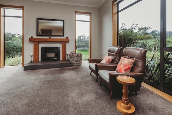 المنشأة من الداخل