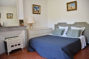 6 Schlafzimmer, Bügeleisen/Bügelbrett, Reisekinderbett, WLAN