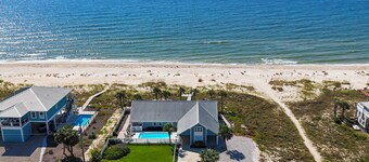 7 Bedroom - Gulf Front W/ Private Pool - 4 Kings, 9 Twins, 1 pull out 