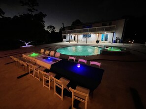 Piscina all'aperto, una piscina riscaldata