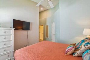 5 bedrooms, iron/ironing board, WiFi, bed sheets