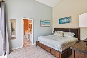 5 bedrooms, iron/ironing board, WiFi, bed sheets - 4BR Pool Home w/ 2 Suites Near Disney (Clermont)