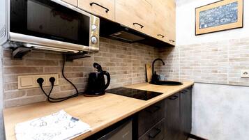 Apartment | Eigene Küche | Kühlschrank, Mikrowelle, Hochstuhl, Grillplatte