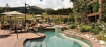 Grand Lodge Peak 7-Luxury stay!Hiking, mtn biking,gondola to town,pool & hot tub