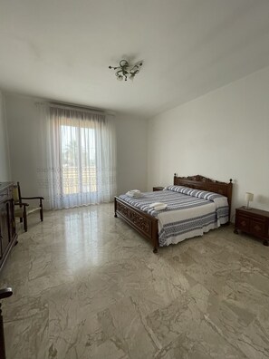 2 makuuhuonetta, vuodevaatteet