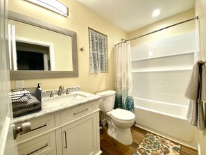 Hårføner og håndklær