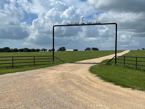 Ranch * Barndominium * Bass Fishing * Country Life * Family Fun * Splashway!! 