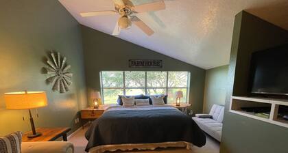 Ranch * Barndominium * Bass Fishing * Country Life * Family Fun * Splashway!!