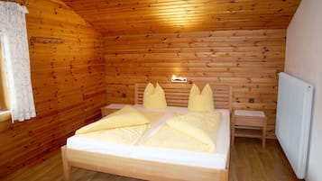 4 Schlafzimmer, Reisekinderbett, kostenloses WLAN, Bettwäsche
