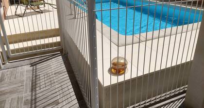 "LE BRIN DE LAVANDE " Petit deux piÚces en drome Provençale