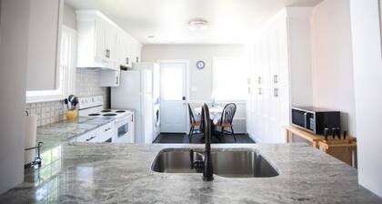 Adorable cape cod in quiet & safe neighborhood. Location, Location, Location!