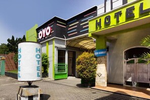 Exterior - OYO 3024 Hotel Kebon Manis (Cilacap)