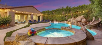 Echelon: Pool, Spa, Pool Table, Ping Pong table!