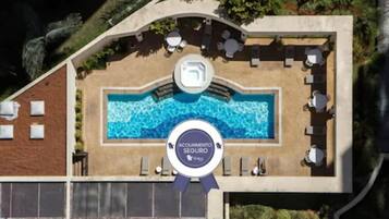 Piscina interna, piscina externa