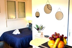 1 chambre, fer et planche à repasser, Wi-Fi, draps fournis