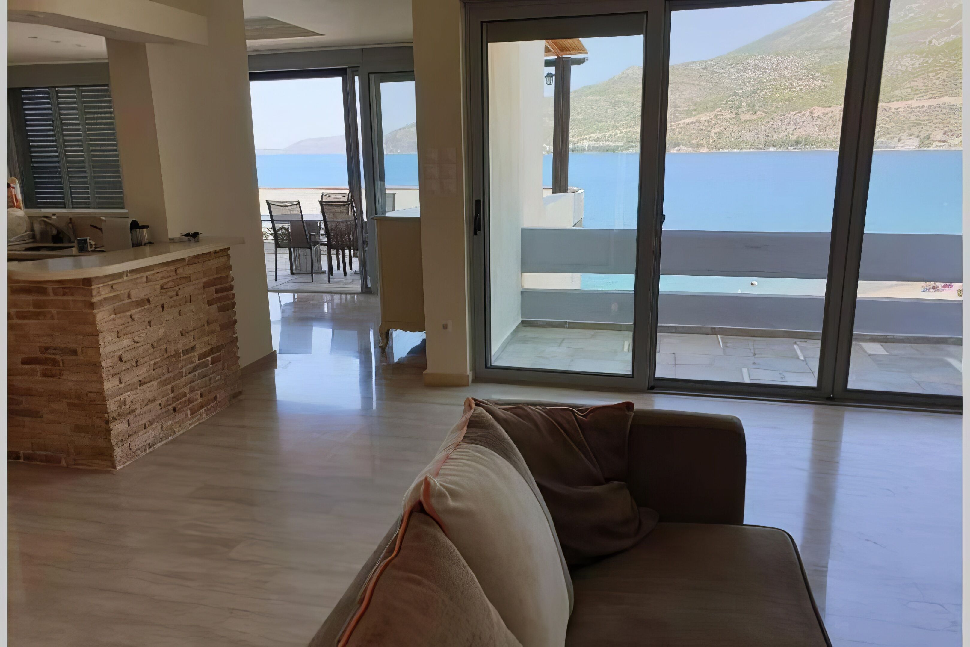 TV, fireplace, printers