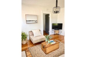 Living area - Modern Cutie (National City)