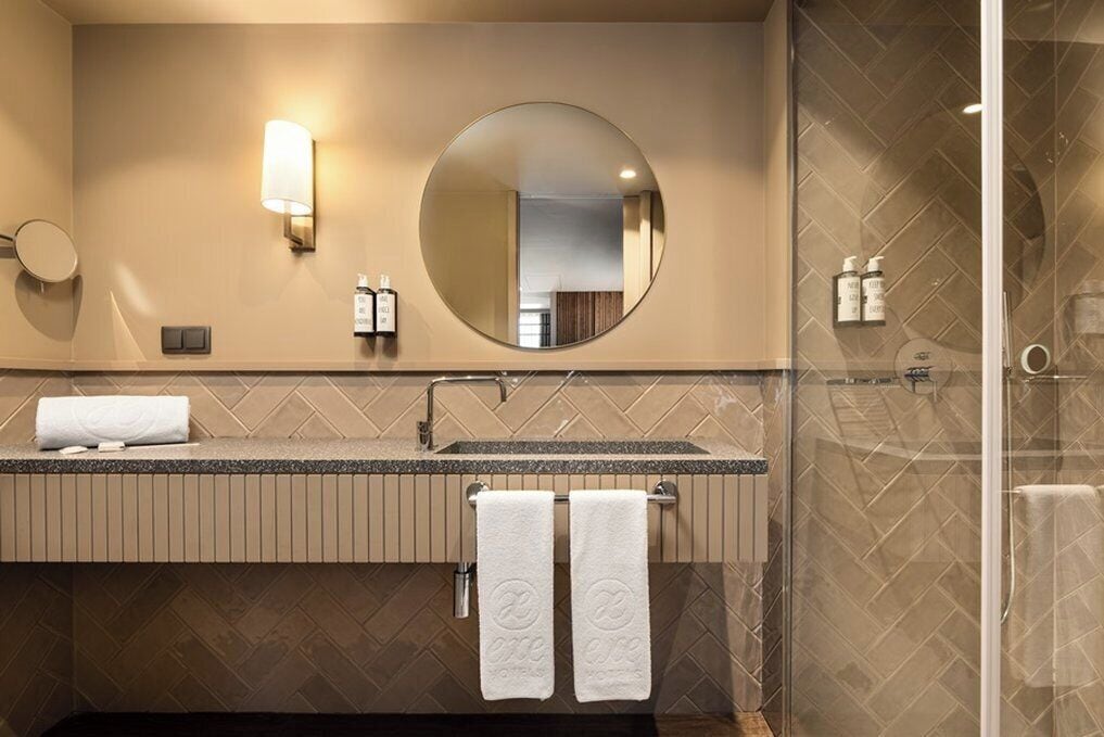 minibar, in-room safe, laptop workspace, soundproofing