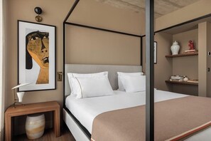 Phòng Suite Junior | Minibar, két bảo mật tại phòng, khu vực làm việc phù hợp cho laptop 