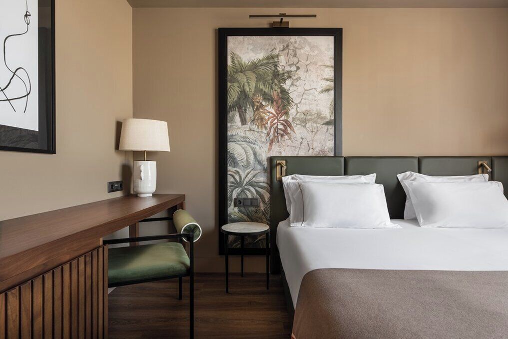 Minibar, in-room safe, laptop workspace, soundproofing