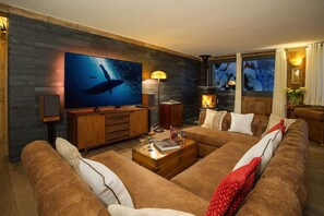 TV, fireplace, DVD player, offices