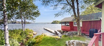 Secluded lakefront cottage great views, dock & boat launch