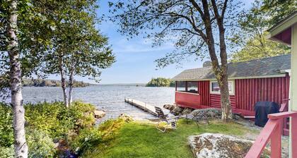 Secluded lakefront cottage great views, dock & boat launch