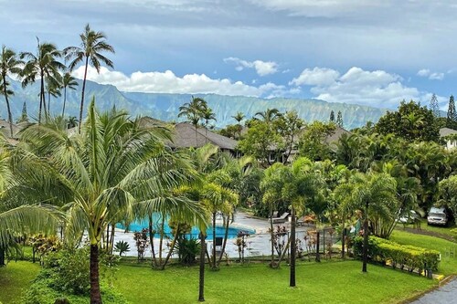 Ocean & mountain view home in amazing setting with pool - walk to Anini Beach