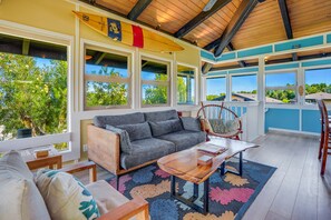TV, table tennis - Ocean & mountain view home in amazing setting with pool - walk to Anini Beach (Princeville)