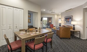 Dining - Condo in West Yellowstone, minutes from Yellowstone National Park! (West Yellowstone)