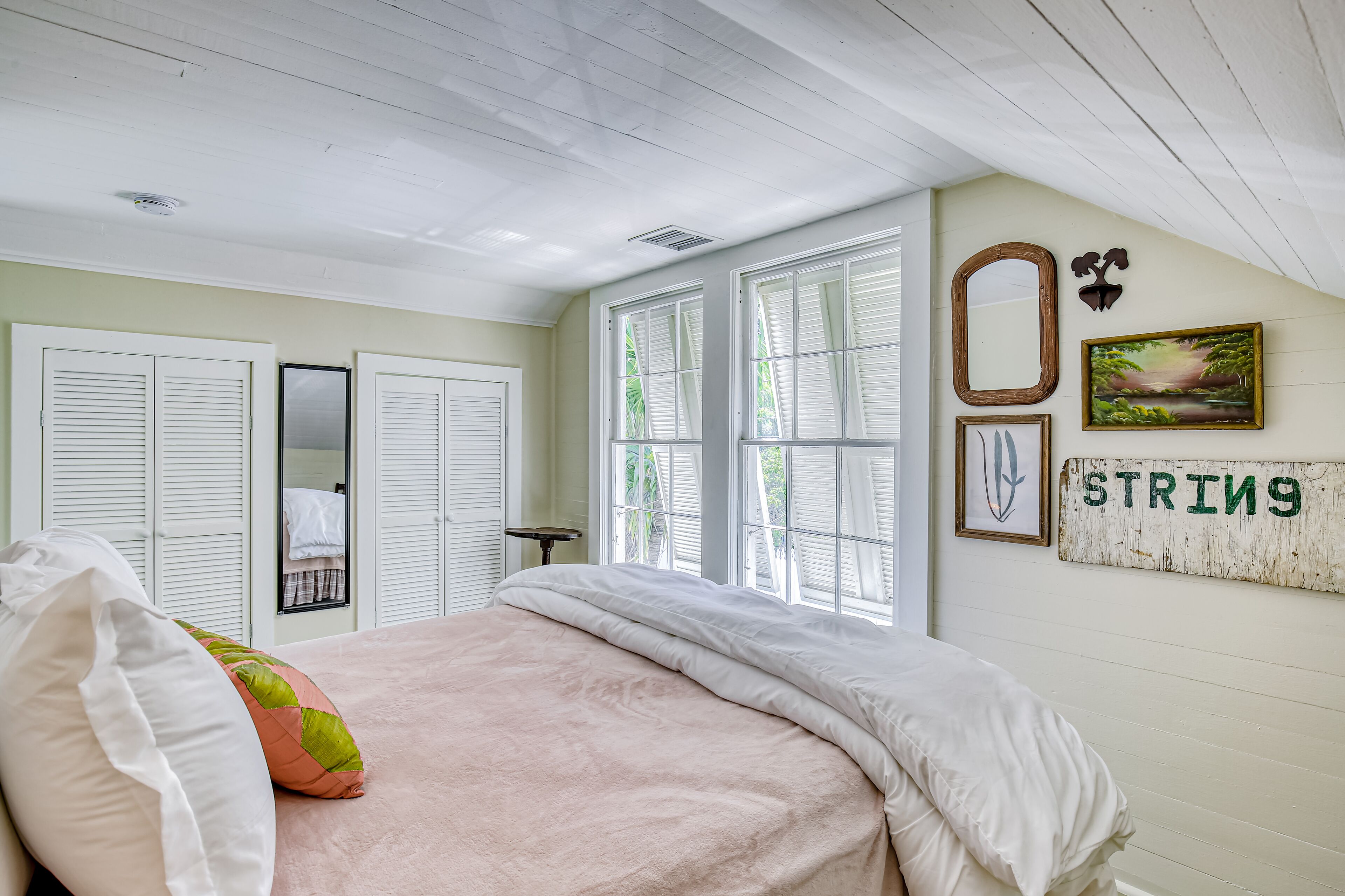 3 bedrooms, desk, iron/ironing board, WiFi