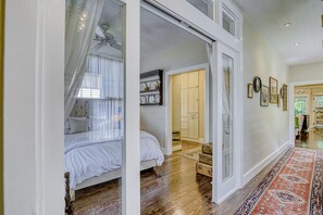 3 camere, una scrivania, ferro/asse da stiro, Wi-Fi