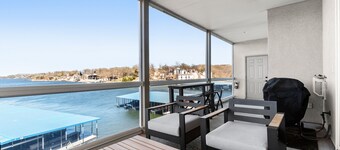 OUTSTANDING Lands' End Condominium - Main Channel View, Screened Deck, Waterpark