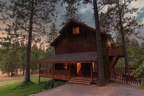 Exterior - Everyone is invited—this is a big home for your family, friends, and pets. (Nevada City)