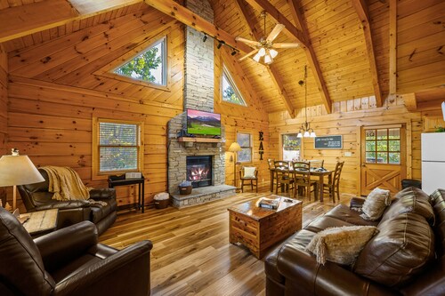 Spring Specials! Hot Tub•MountainView•Arcade Games Game•Jacuzzi •Fireplace