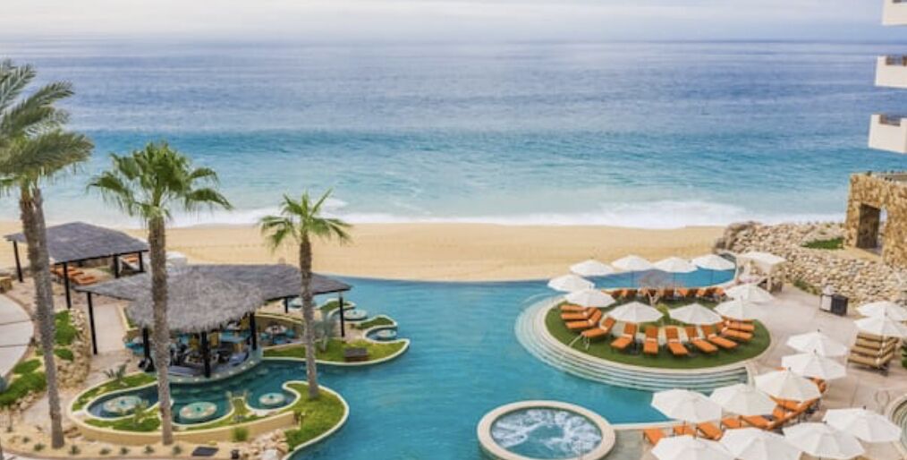 Outdoor pool, an infinity pool