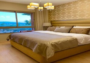 2 bedrooms, bed sheets
