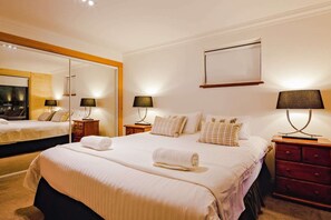 4 bedrooms, Internet, bed sheets - Dolphin Family House at the Beach (Margaret River)