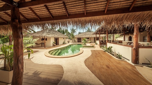 Baan Bai Mai, 2 villas, 8 bedrooms