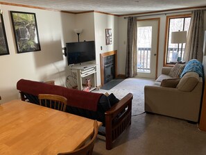 Smart TV - Blue Knob Condo - 2/Queen Bedrooms, 2/Full Baths, Indoor Pool, Wet Bar & WiFi (Claysburg)
