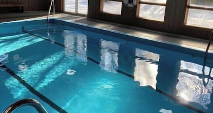 Blue Knob Condo - 2/Queen Bedrooms, 2/Full Baths, Indoor Pool, Wet Bar & WiFi