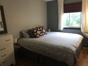 1 bedroom, iron/ironing board, travel cot, WiFi