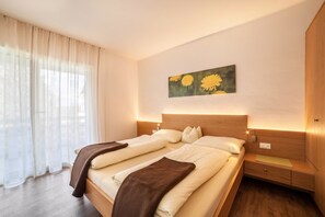 1 bedroom, free WiFi, bed sheets - Apartment "Schnitzer - Löwenzahn" with Mountain View, Wi-Fi, Balcony & Garden (Rabland/Partschins)