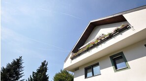 Exterior - Apartment "Schnitzer - Löwenzahn" with Mountain View, Wi-Fi, Balcony & Garden (Rabland/Partschins)