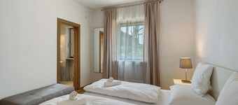 Apartment "Hofer Sandra" with Mountain View, Wi-Fi, Terrace and Garden