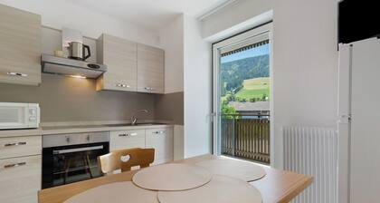 Apartment "Hofer Monika" with Mountain View, Wi-Fi, Balcony and Garden