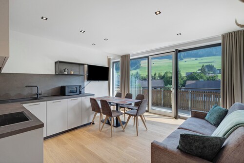 Apartment "Hofer Silena" with Mountain View, Wi-Fi, Balcony and Garden