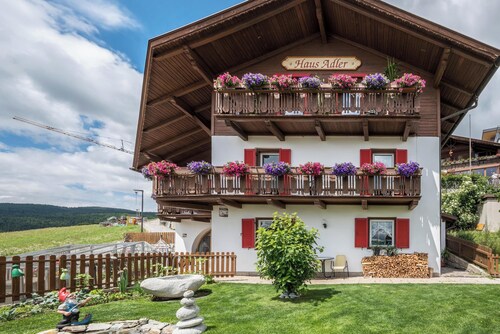 Apartment "Haus Adler" with Mountain View, Wi-Fi, Garden and Balcony
