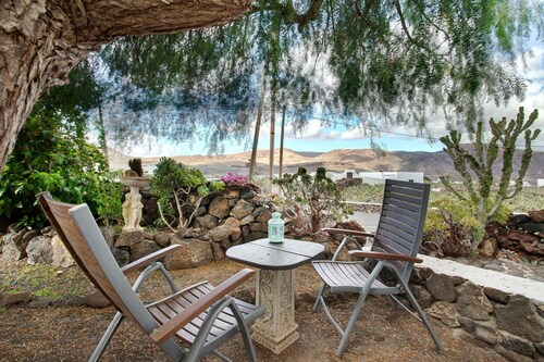 Holiday Home Casa Consultorio with Mountain View, Pool, Wi-Fi & Terrace