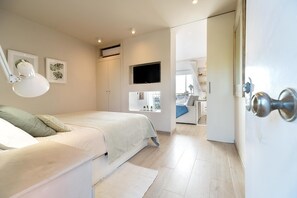 1 habitación, tabla de planchar con plancha, wifi gratis y ropa de cama